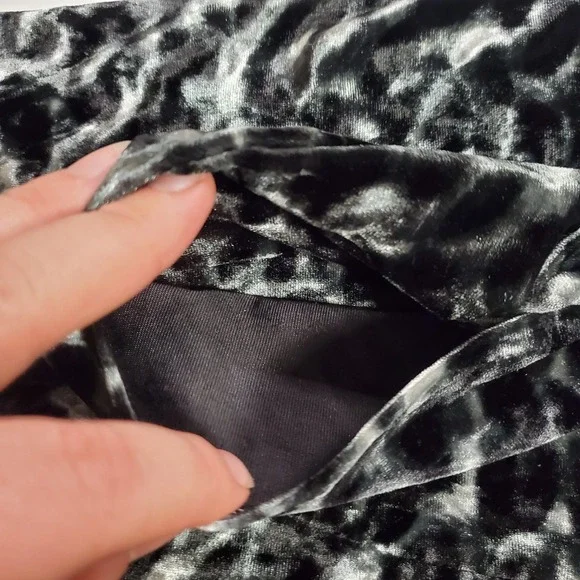 Belle Kim Gravel Womens Animal Print Long Sleeve Button Up Velvet Top Size 1X - Picture 9 of 11